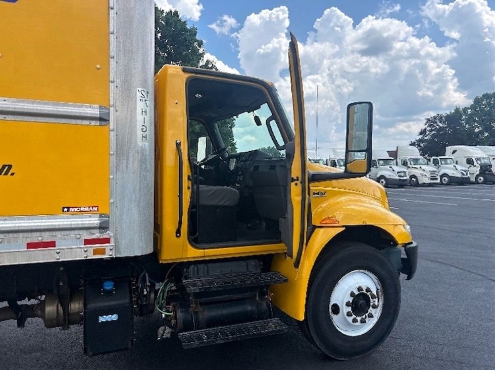 Medium Duty Box Truck-Light and Medium Duty Trucks-International-2022-MV607-Earth City-MO-243,657\n\t\tmiles-$ 36,750 - Image 20