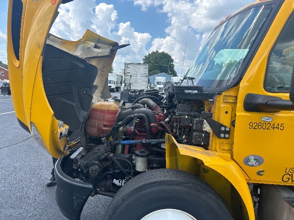Medium Duty Box Truck-Light and Medium Duty Trucks-International-2022-MV607-Earth City-MO-243,657\n\t\tmiles-$ 36,750 - Image 24