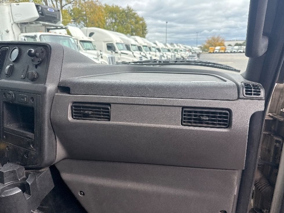 Medium Duty Box Truck-Light and Medium Duty Trucks-International-2022-MV607-East Chicago-IN-224,681\n\t\tmiles-$ 48,000 - Image 21