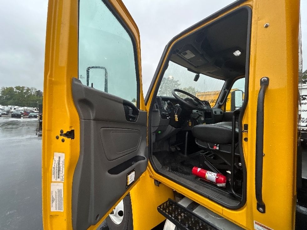 Medium Duty Box Truck-Light and Medium Duty Trucks-International-2022-MV607-Eden-MD-245,999\n\t\tmiles-$ 37,750 - Image 16