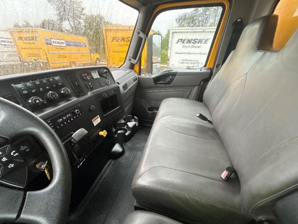 Medium Duty Box Truck-Light and Medium Duty Trucks-International-2022-MV607-Eden-MD-245,999\n\t\tmiles-$ 37,750 - Image 19