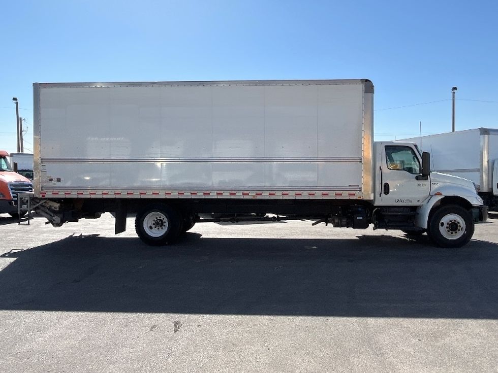 Medium Duty Box Truck-Light and Medium Duty Trucks-International-2022-MV607-El Paso-TX-194,336\n\t\tmiles-$ 55,000 - Image 15