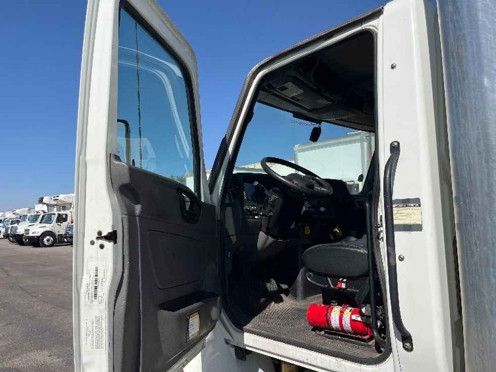 Medium Duty Box Truck-Light and Medium Duty Trucks-International-2022-MV607-El Paso-TX-194,336\n\t\tmiles-$ 55,000 - Image 16
