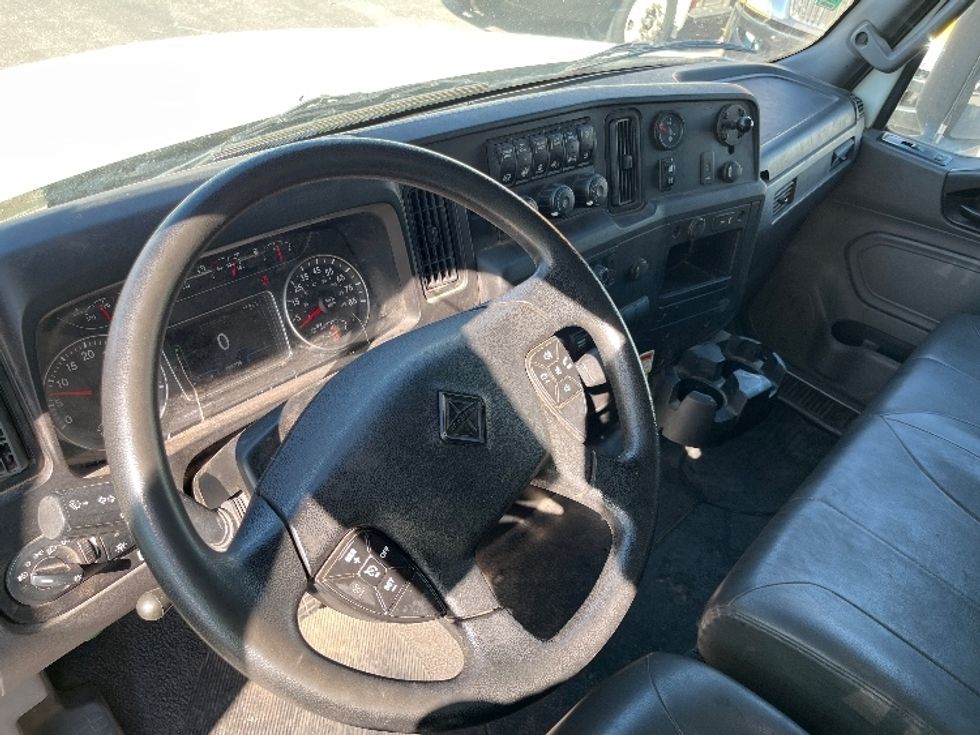 Medium Duty Box Truck-Light and Medium Duty Trucks-International-2022-MV607-El Paso-TX-194,336\n\t\tmiles-$ 55,000 - Image 17