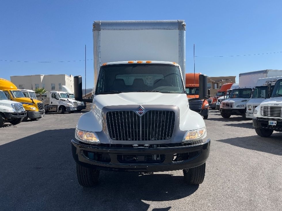 Medium Duty Box Truck-Light and Medium Duty Trucks-International-2022-MV607-El Paso-TX-194,336\n\t\tmiles-$ 55,000 - Image 2