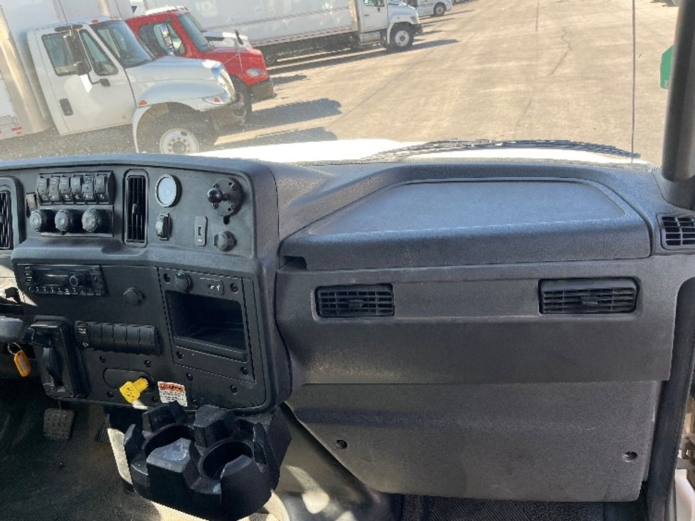 Medium Duty Box Truck-Light and Medium Duty Trucks-International-2022-MV607-El Paso-TX-194,336\n\t\tmiles-$ 55,000 - Image 21