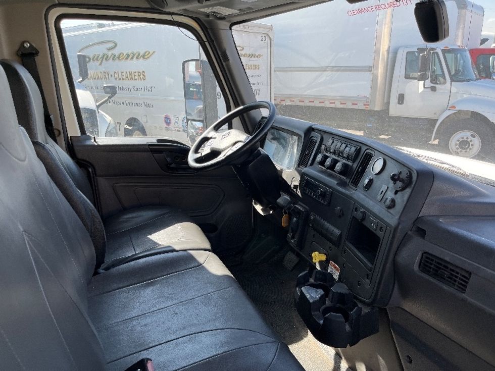 Medium Duty Box Truck-Light and Medium Duty Trucks-International-2022-MV607-El Paso-TX-194,336\n\t\tmiles-$ 55,000 - Image 22