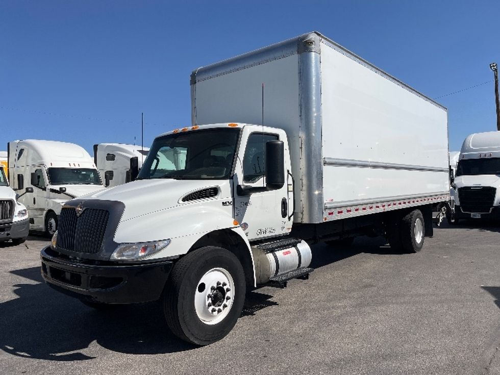 Medium Duty Box Truck-Light and Medium Duty Trucks-International-2022-MV607-El Paso-TX-194,336\n\t\tmiles-$ 55,000 - Image 3