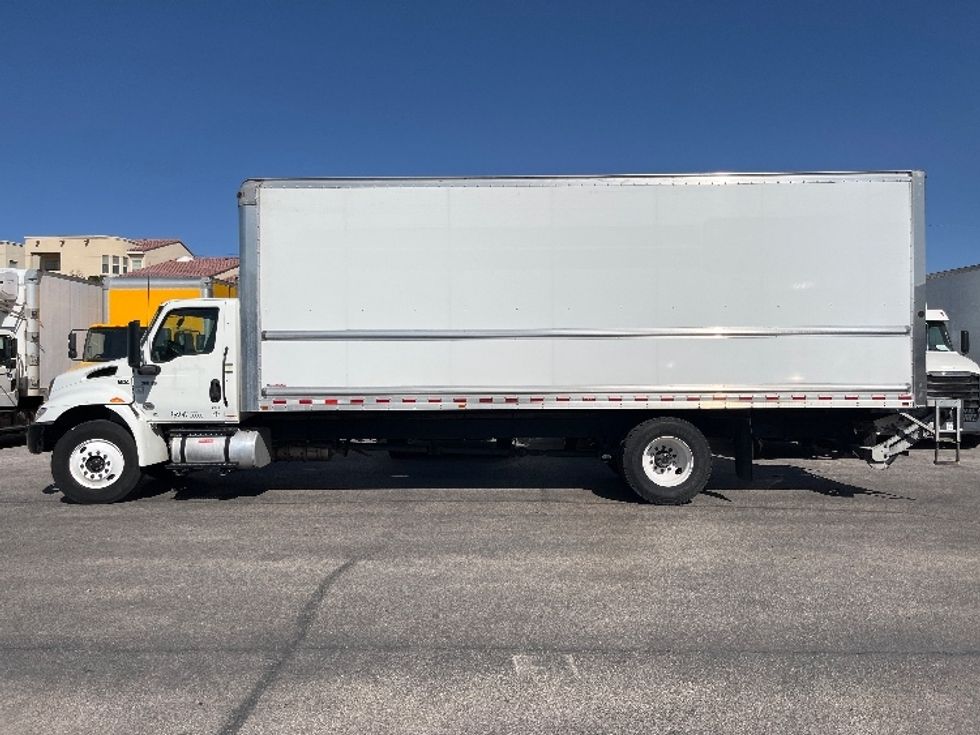 Medium Duty Box Truck-Light and Medium Duty Trucks-International-2022-MV607-El Paso-TX-194,336\n\t\tmiles-$ 55,000 - Image 4