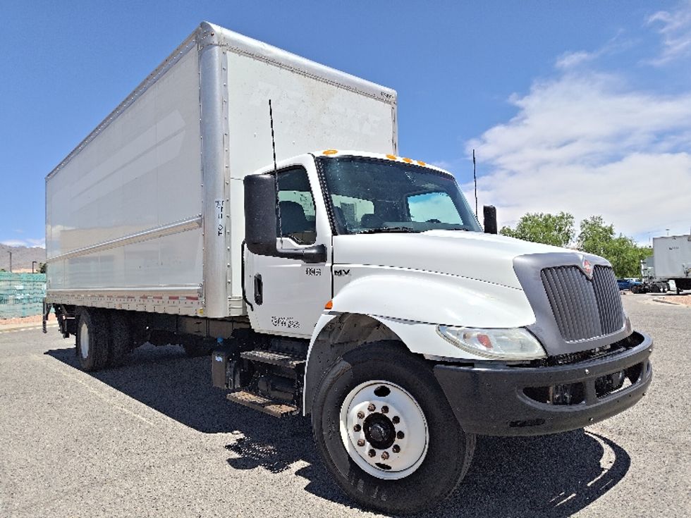 Medium Duty Box Truck-Light and Medium Duty Trucks-International-2022-MV607-El Paso-TX-213,311\n\t\tmiles-$ 60,000 - Image 1
