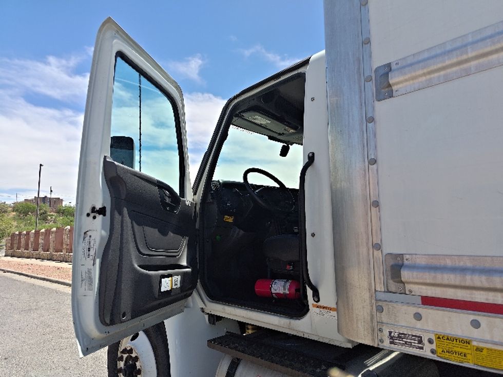 Medium Duty Box Truck-Light and Medium Duty Trucks-International-2022-MV607-El Paso-TX-213,311\n\t\tmiles-$ 60,000 - Image 16
