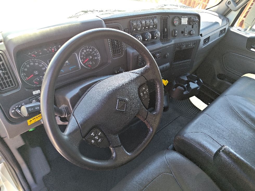 Medium Duty Box Truck-Light and Medium Duty Trucks-International-2022-MV607-El Paso-TX-213,311\n\t\tmiles-$ 60,000 - Image 17