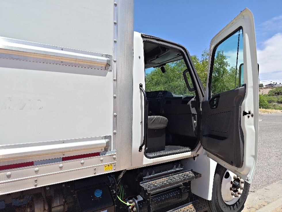 Medium Duty Box Truck-Light and Medium Duty Trucks-International-2022-MV607-El Paso-TX-213,311\n\t\tmiles-$ 60,000 - Image 19