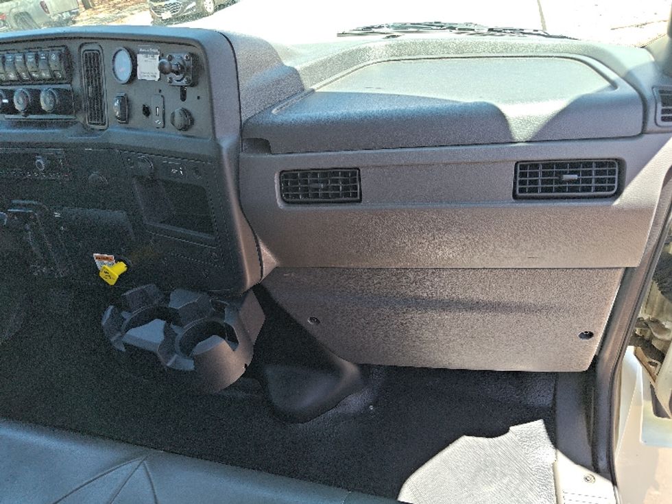 Medium Duty Box Truck-Light and Medium Duty Trucks-International-2022-MV607-El Paso-TX-213,311\n\t\tmiles-$ 60,000 - Image 20