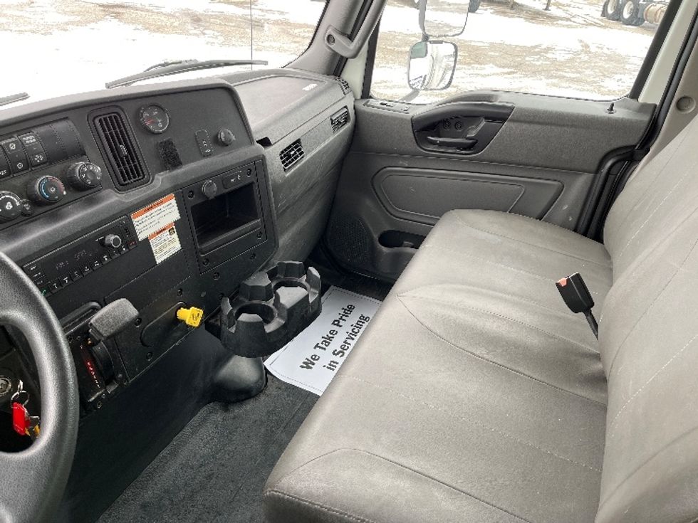Medium Duty Box Truck-Light and Medium Duty Trucks-International-2022-MV607-Elkhart-IN-57,761\n\t\tmiles-$ 69,250 - Image 19