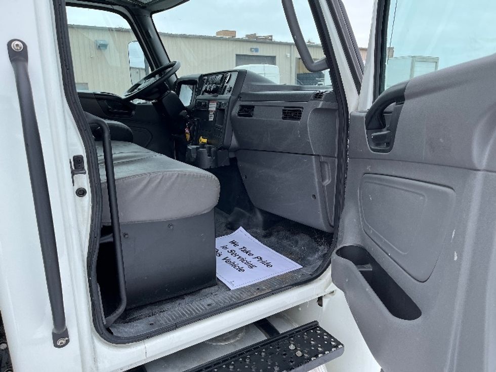 Medium Duty Box Truck-Light and Medium Duty Trucks-International-2022-MV607-Elkhart-IN-57,761\n\t\tmiles-$ 69,250 - Image 20