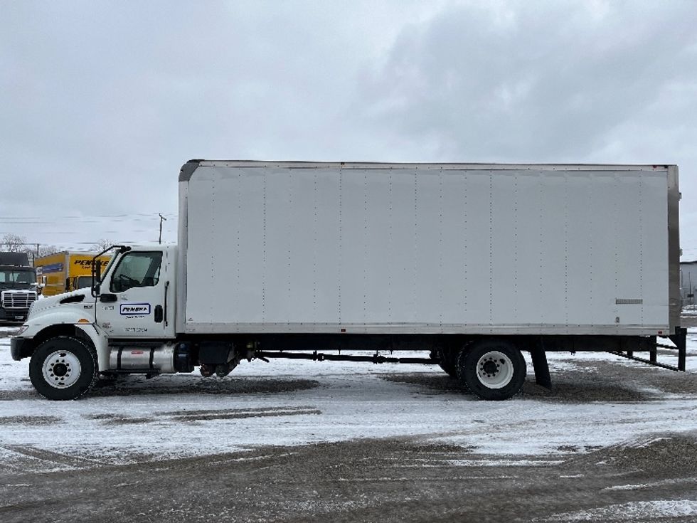 Medium Duty Box Truck-Light and Medium Duty Trucks-International-2022-MV607-Elkhart-IN-57,761\n\t\tmiles-$ 69,250 - Image 4
