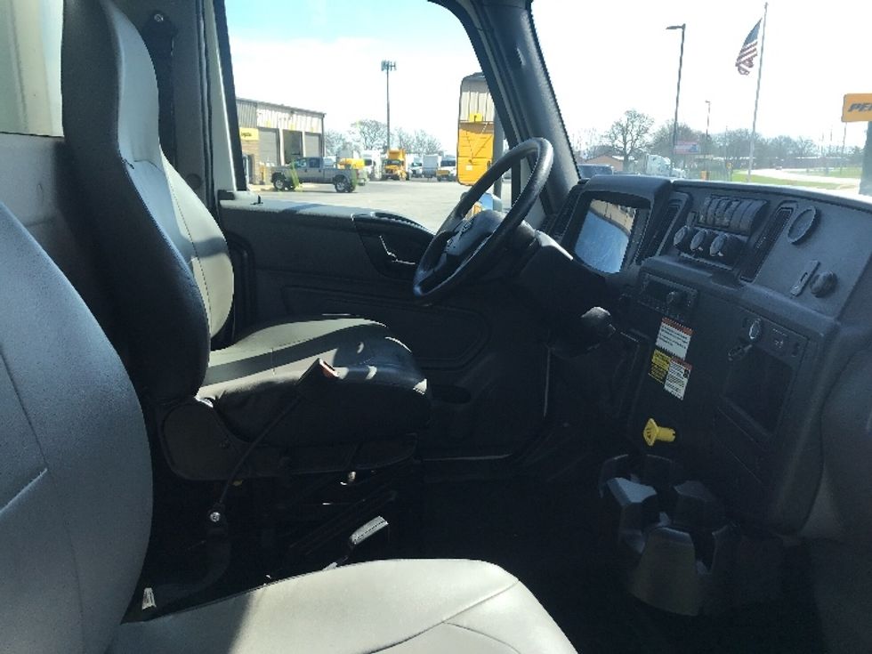 Medium Duty Box Truck-Light and Medium Duty Trucks-International-2022-MV607-Elkhart-IN-91,284\n\t\tmiles-$ 70,250 - Image 21