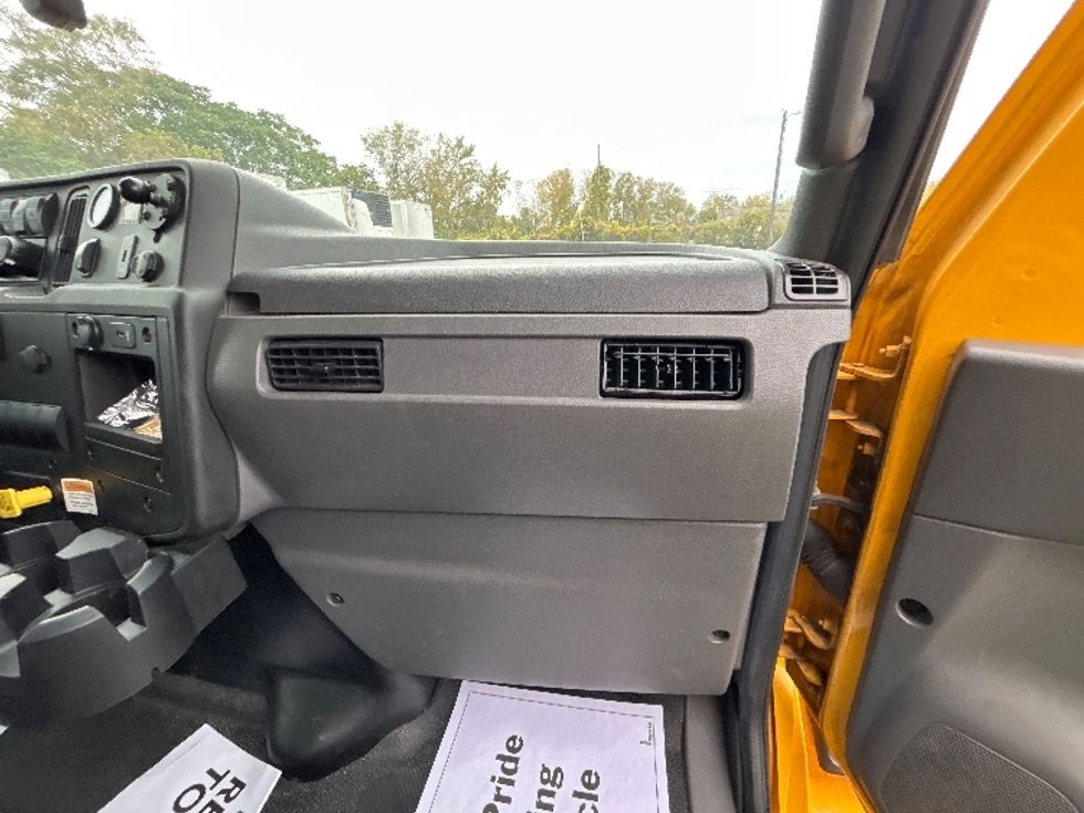 Medium Duty Box Truck-Light and Medium Duty Trucks-International-2022-MV607-Elmira-NY-281,476\n\t\tmiles-$ 33,500 - Image 20