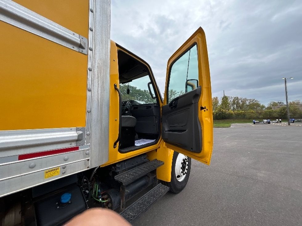 Medium Duty Box Truck-Light and Medium Duty Trucks-International-2022-MV607-Elmira-NY-285,595\n\t\tmiles-$ 33,500 - Image 19