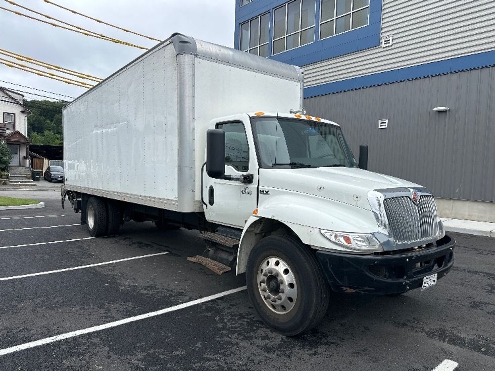 Medium Duty Box Truck-Light and Medium Duty Trucks-International-2022-MV607-Elmsford-NY-107,341\n\t\tmiles-$ 76,000 - Image 1