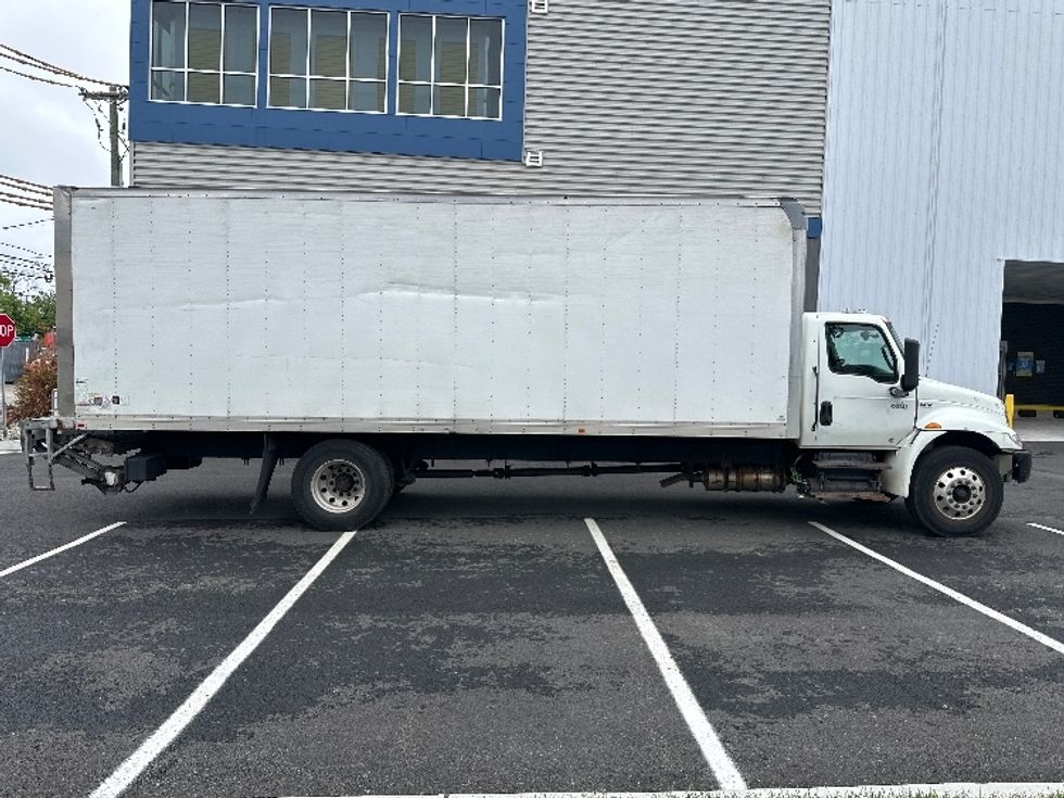 Medium Duty Box Truck-Light and Medium Duty Trucks-International-2022-MV607-Elmsford-NY-107,341\n\t\tmiles-$ 76,000 - Image 15