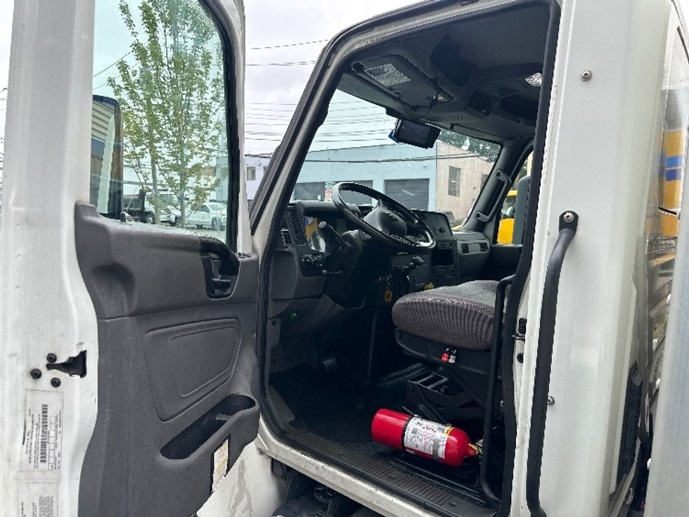 Medium Duty Box Truck-Light and Medium Duty Trucks-International-2022-MV607-Elmsford-NY-107,341\n\t\tmiles-$ 76,000 - Image 16