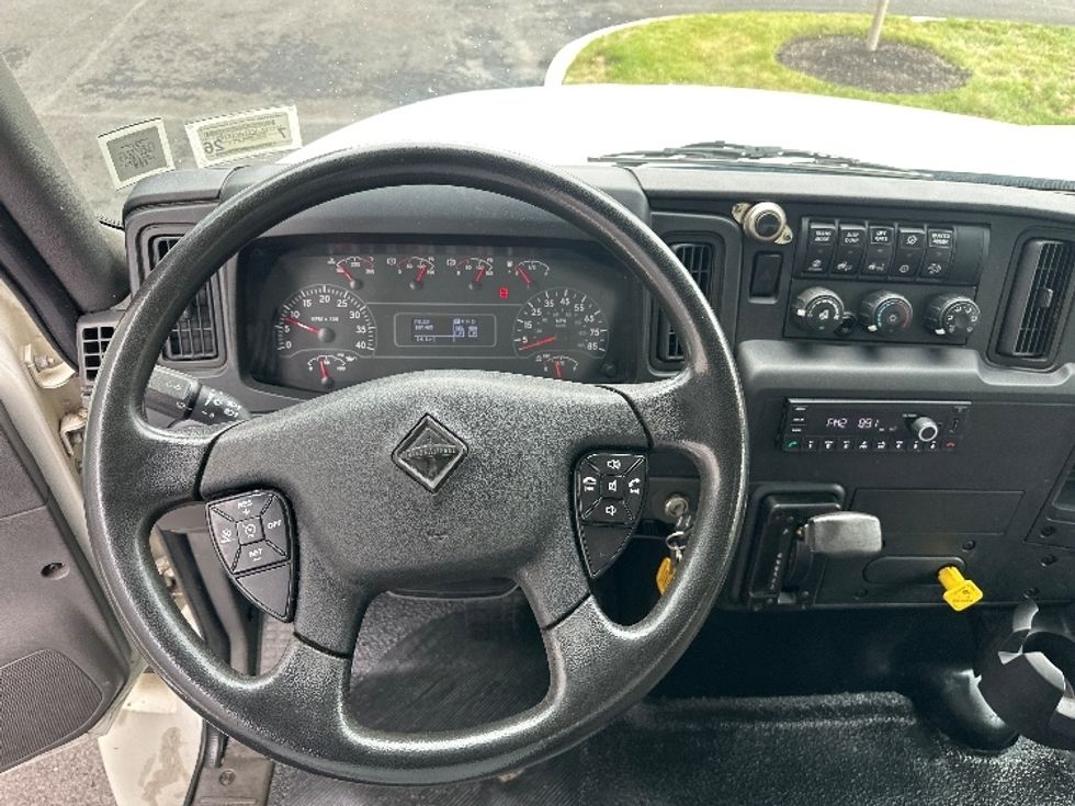 Medium Duty Box Truck-Light and Medium Duty Trucks-International-2022-MV607-Elmsford-NY-107,341\n\t\tmiles-$ 76,000 - Image 18
