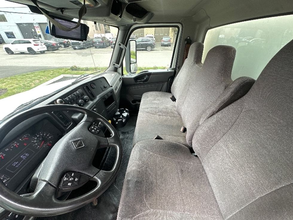 Medium Duty Box Truck-Light and Medium Duty Trucks-International-2022-MV607-Elmsford-NY-107,341\n\t\tmiles-$ 76,000 - Image 19