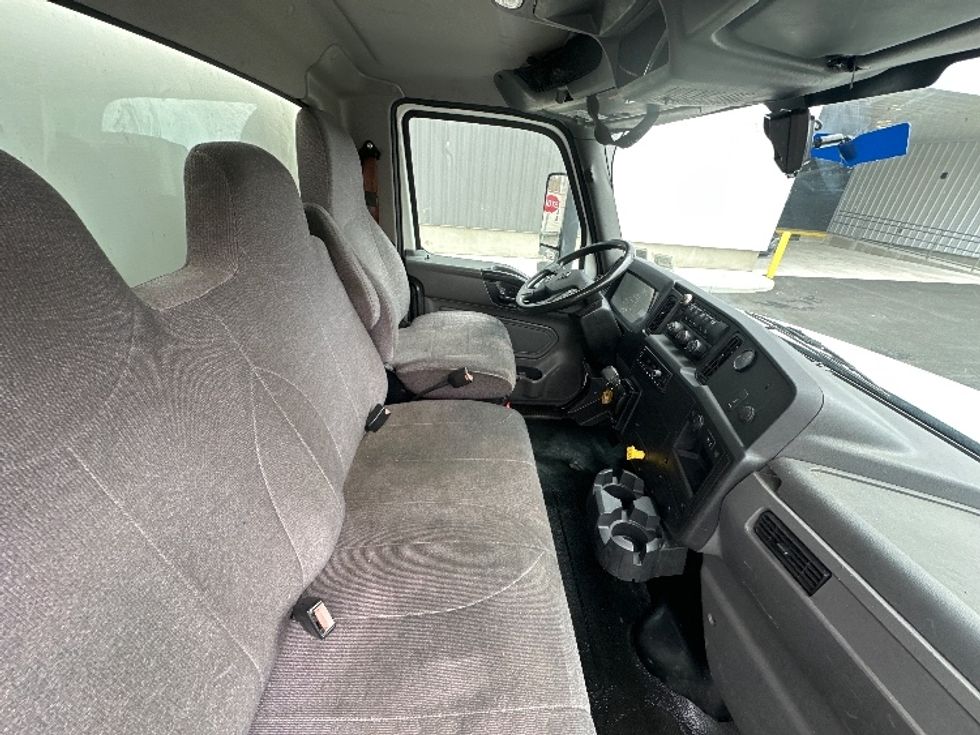 Medium Duty Box Truck-Light and Medium Duty Trucks-International-2022-MV607-Elmsford-NY-107,341\n\t\tmiles-$ 76,000 - Image 22