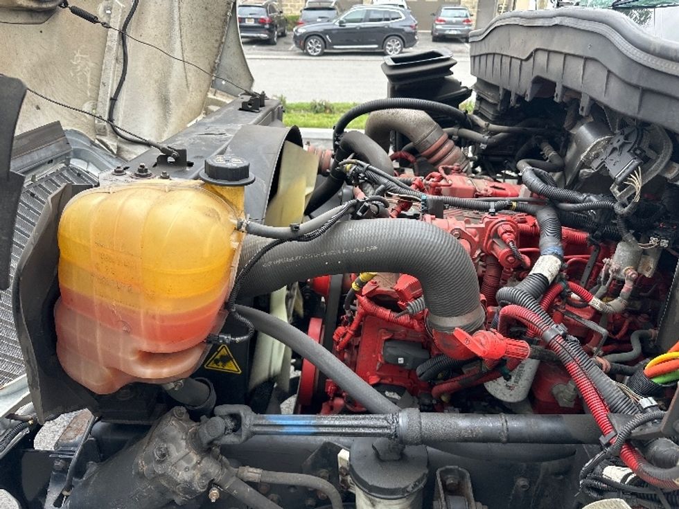 Medium Duty Box Truck-Light and Medium Duty Trucks-International-2022-MV607-Elmsford-NY-107,341\n\t\tmiles-$ 76,000 - Image 24