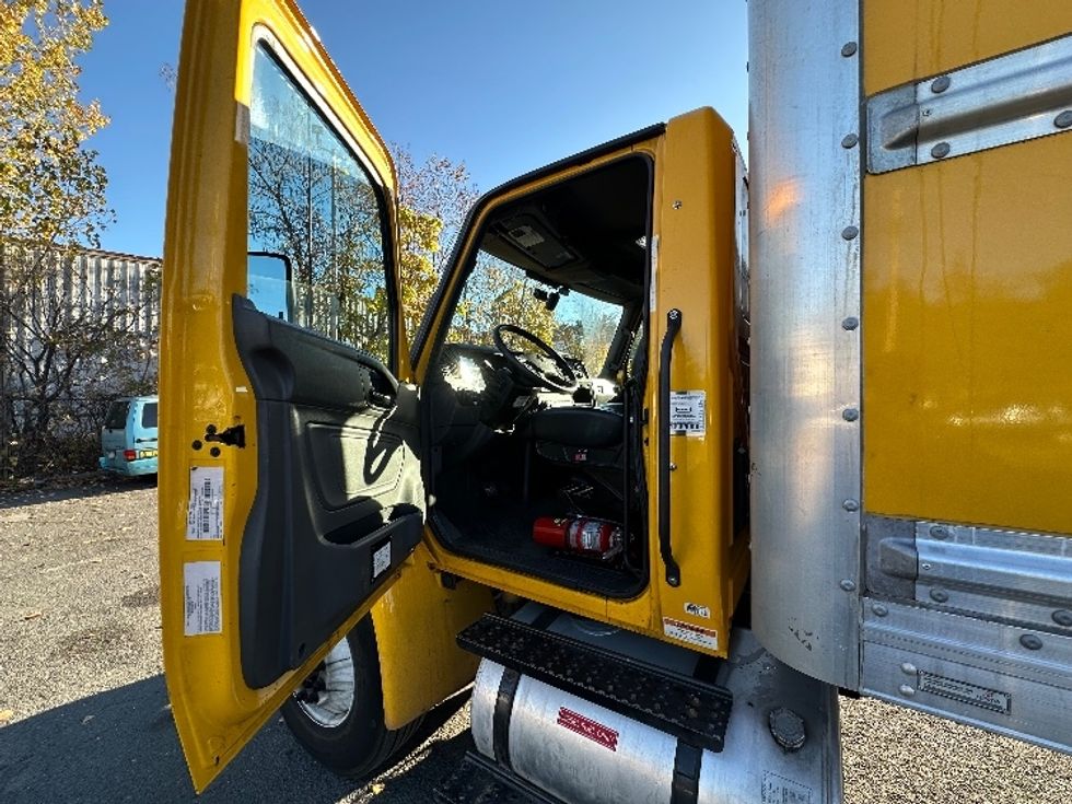 Medium Duty Box Truck-Light and Medium Duty Trucks-International-2022-MV607-Elmsford-NY-209,056\n\t\tmiles-$ 47,750 - Image 16