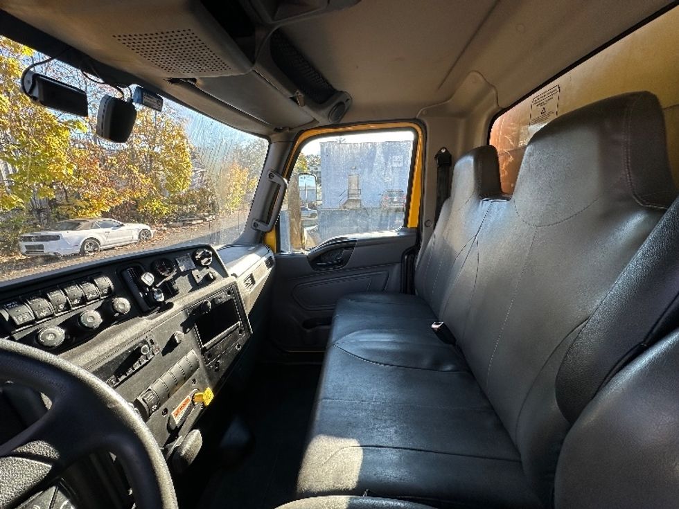 Medium Duty Box Truck-Light and Medium Duty Trucks-International-2022-MV607-Elmsford-NY-209,056\n\t\tmiles-$ 47,750 - Image 19