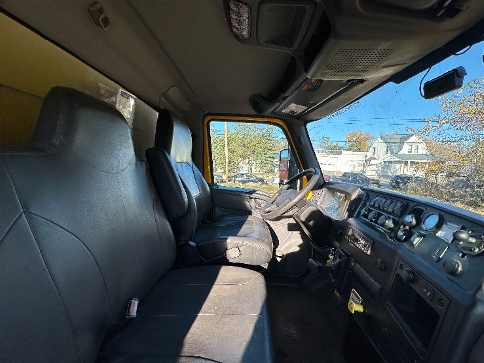 Medium Duty Box Truck-Light and Medium Duty Trucks-International-2022-MV607-Elmsford-NY-209,056\n\t\tmiles-$ 47,750 - Image 22