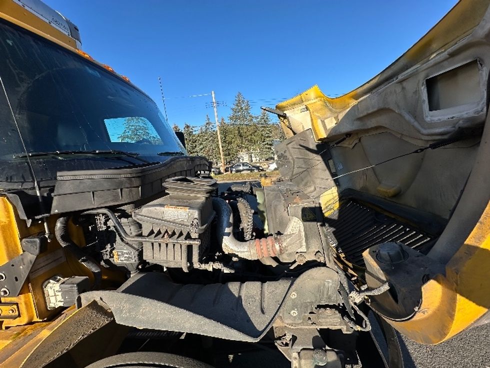 Medium Duty Box Truck-Light and Medium Duty Trucks-International-2022-MV607-Elmsford-NY-209,056\n\t\tmiles-$ 47,750 - Image 23