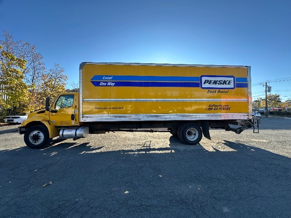 Medium Duty Box Truck-Light and Medium Duty Trucks-International-2022-MV607-Elmsford-NY-209,056\n\t\tmiles-$ 47,750 - Image 4
