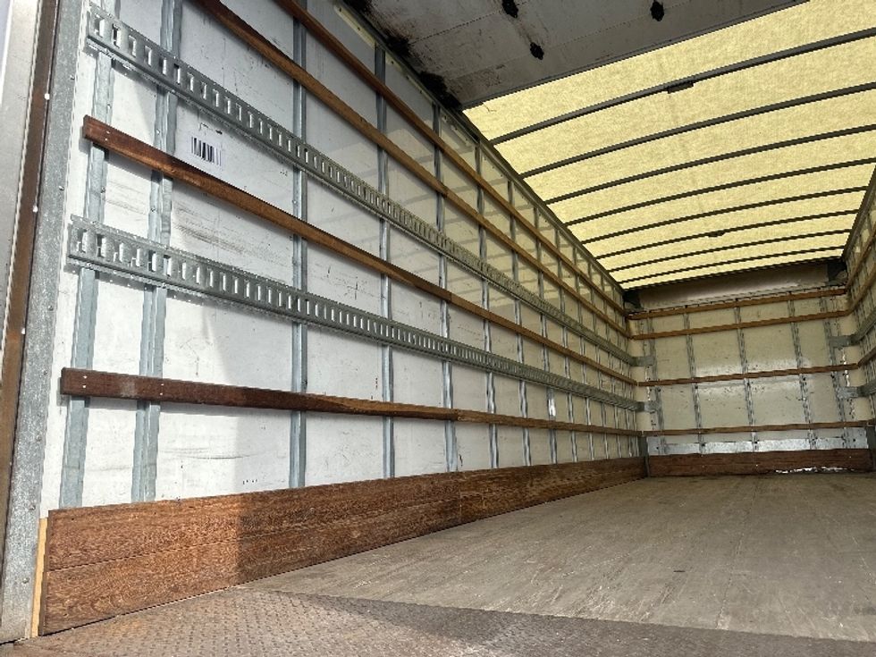 Medium Duty Box Truck-Light and Medium Duty Trucks-International-2022-MV607-Elmsford-NY-211,111\n\t\tmiles-$ 48,250 - Image 11