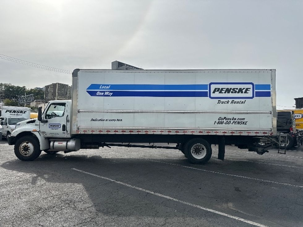 Medium Duty Box Truck-Light and Medium Duty Trucks-International-2022-MV607-Elmsford-NY-211,111\n\t\tmiles-$ 48,250 - Image 4