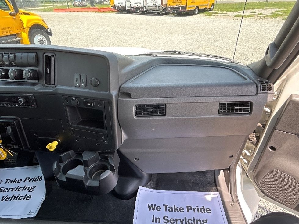 Medium Duty Box Truck-Light and Medium Duty Trucks-International-2022-MV607-Fayetteville-NC-48,137\n\t\tmiles-$ 72,250 - Image 21