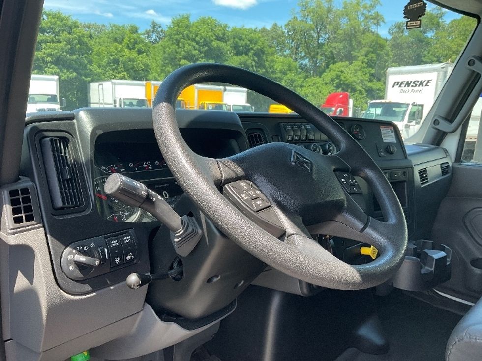 Medium Duty Box Truck-Light and Medium Duty Trucks-International-2022-MV607-Fitchburg-MA-106,307\n\t\tmiles-$ 53,000 - Image 16