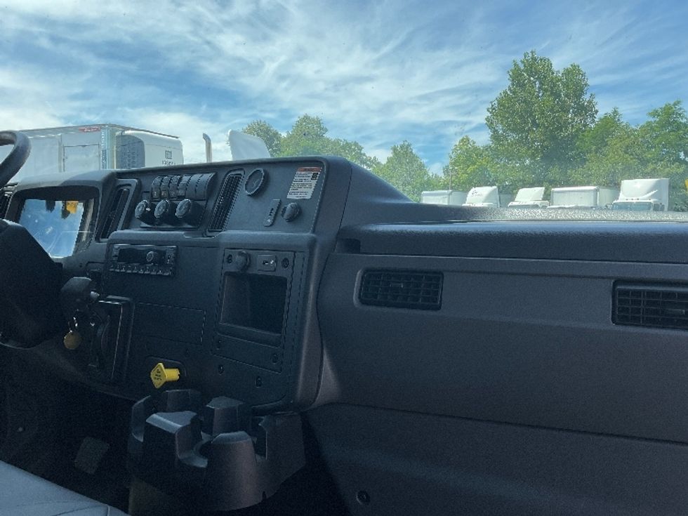 Medium Duty Box Truck-Light and Medium Duty Trucks-International-2022-MV607-Fitchburg-MA-106,307\n\t\tmiles-$ 53,000 - Image 20