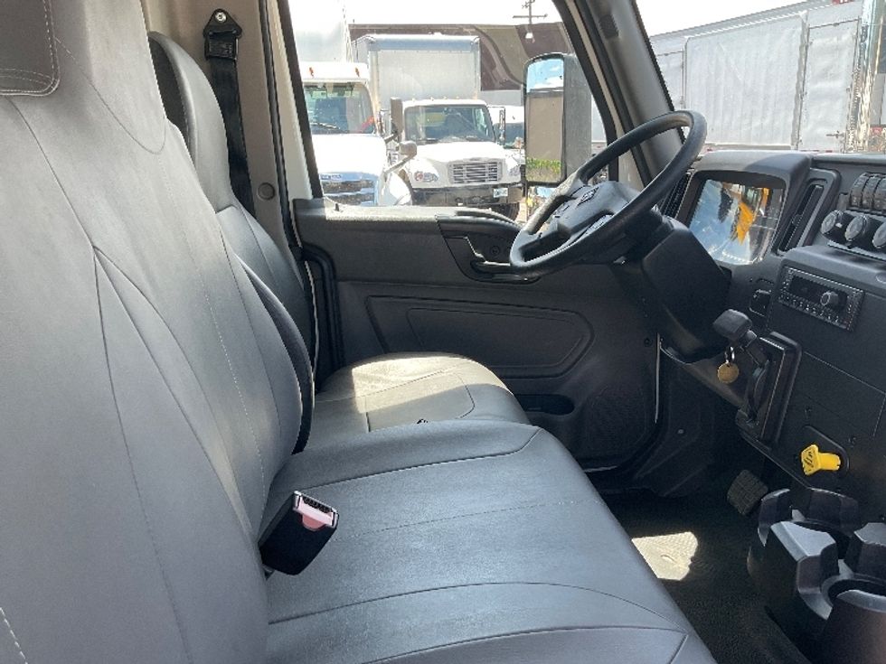 Medium Duty Box Truck-Light and Medium Duty Trucks-International-2022-MV607-Fitchburg-MA-106,307\n\t\tmiles-$ 53,000 - Image 21