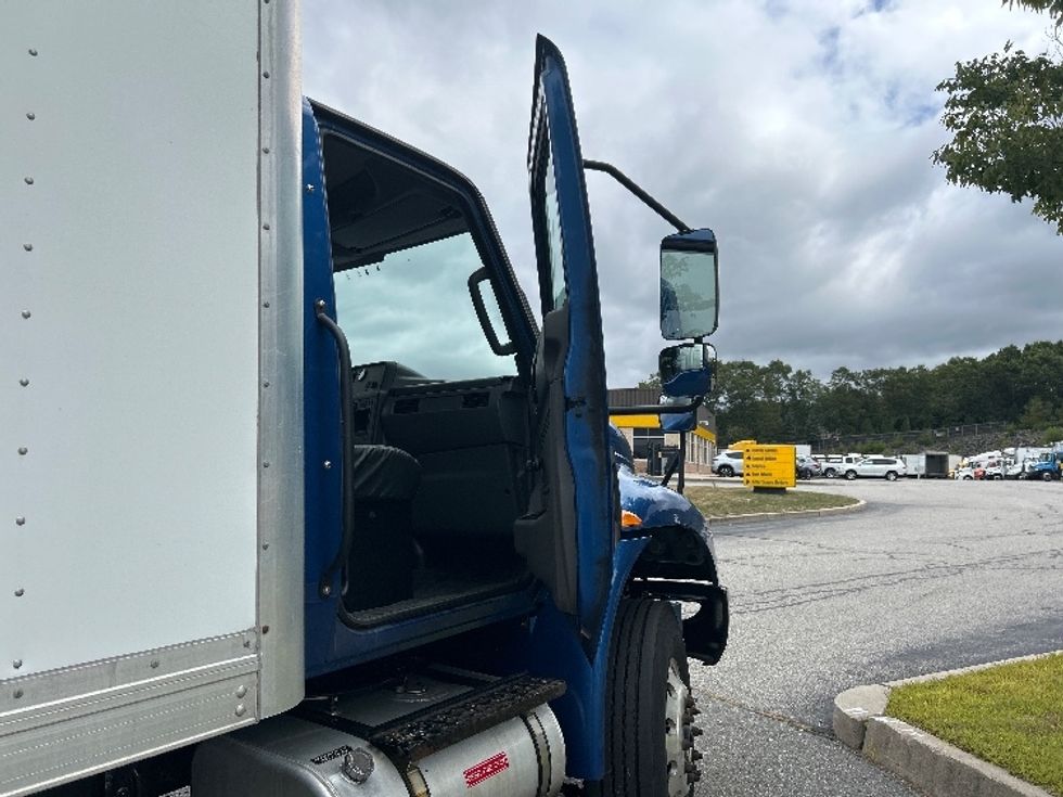 Medium Duty Box Truck-Light and Medium Duty Trucks-International-2022-MV607-Fitchburg-MA-166,920\n\t\tmiles-$ 53,250 - Image 19