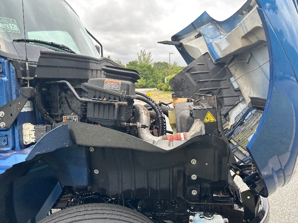 Medium Duty Box Truck-Light and Medium Duty Trucks-International-2022-MV607-Fitchburg-MA-166,920\n\t\tmiles-$ 53,250 - Image 22