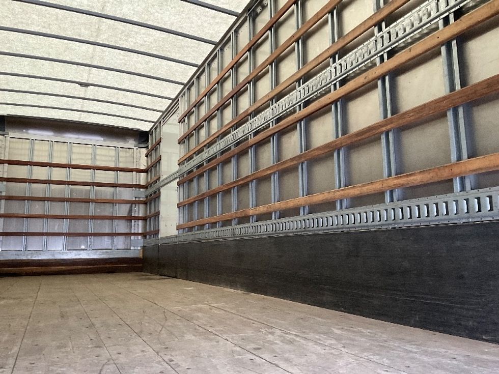 Medium Duty Box Truck-Light and Medium Duty Trucks-International-2022-MV607-Flint-MI-303,490\n\t\tmiles-$ 34,500 - Image 12