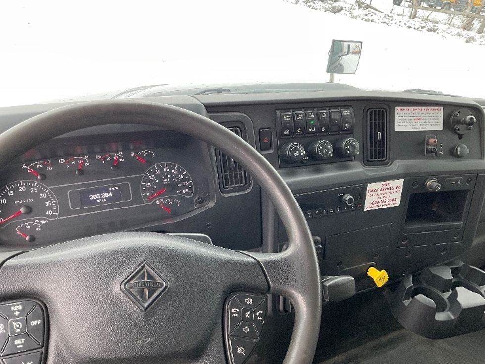Medium Duty Box Truck-Light and Medium Duty Trucks-International-2022-MV607-Flint-MI-303,490\n\t\tmiles-$ 34,500 - Image 18