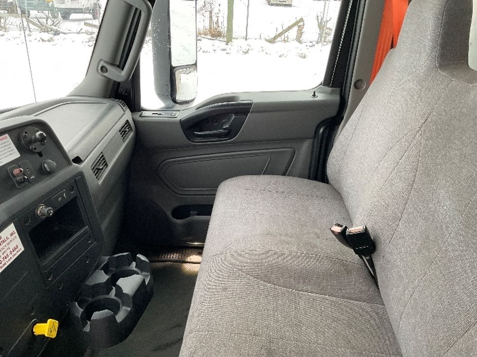 Medium Duty Box Truck-Light and Medium Duty Trucks-International-2022-MV607-Flint-MI-303,490\n\t\tmiles-$ 34,500 - Image 19