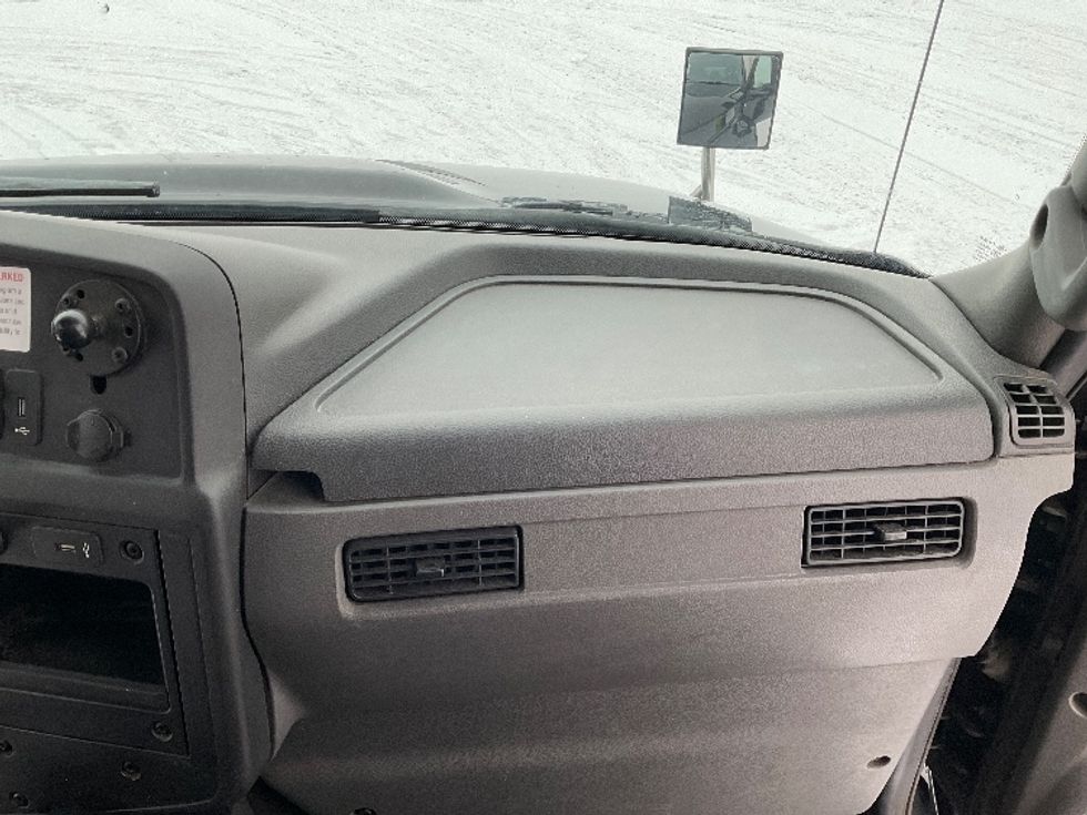 Medium Duty Box Truck-Light and Medium Duty Trucks-International-2022-MV607-Flint-MI-303,490\n\t\tmiles-$ 34,500 - Image 21