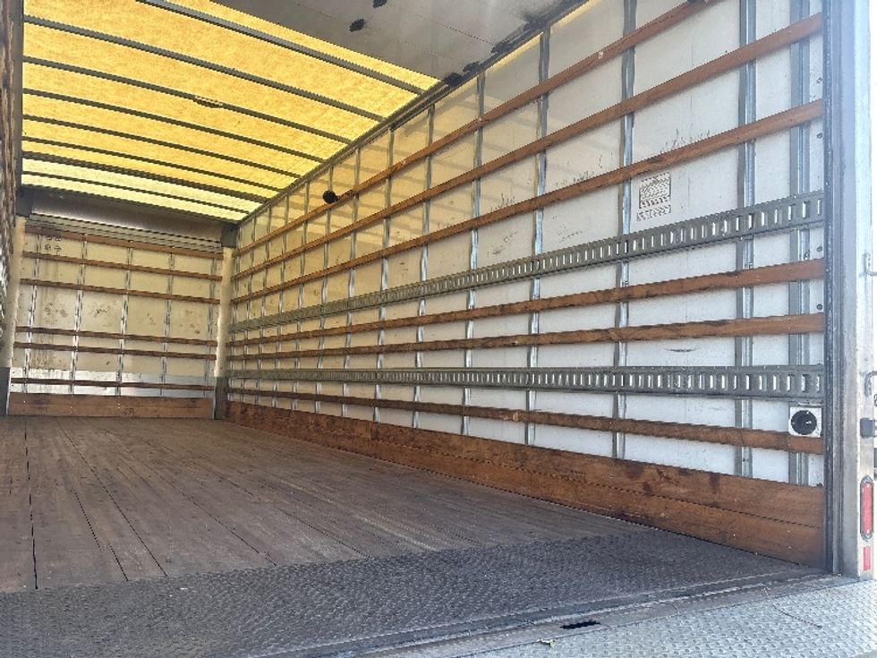 Medium Duty Box Truck-Light and Medium Duty Trucks-International-2022-MV607-Fontana-CA-155,639\n\t\tmiles-$ 68,500 - Image 12