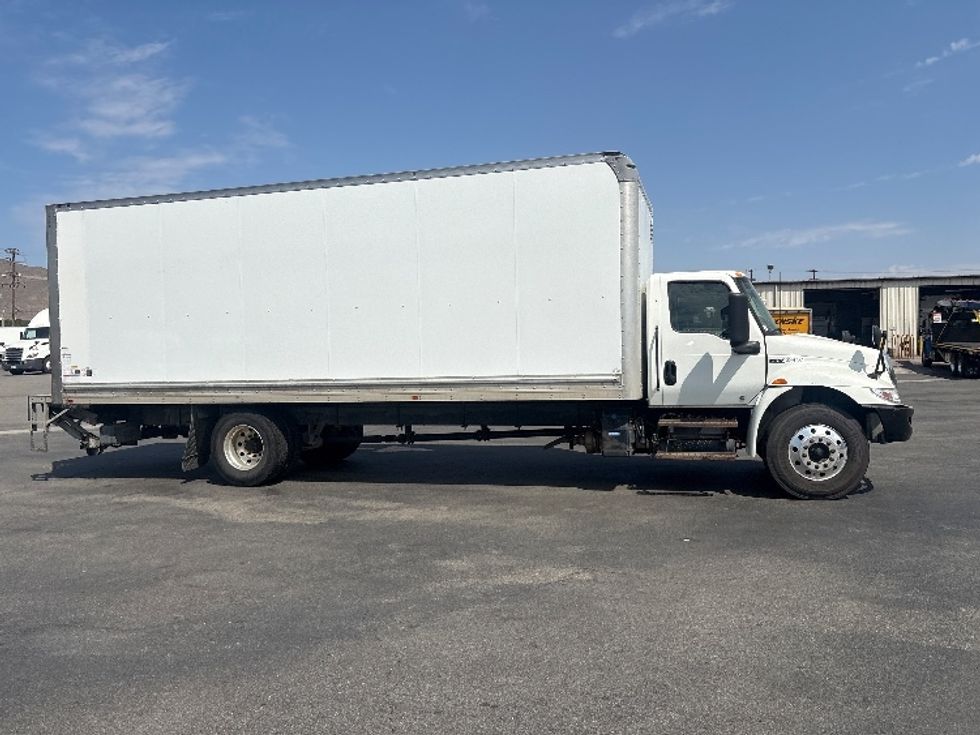Medium Duty Box Truck-Light and Medium Duty Trucks-International-2022-MV607-Fontana-CA-155,639\n\t\tmiles-$ 68,500 - Image 15